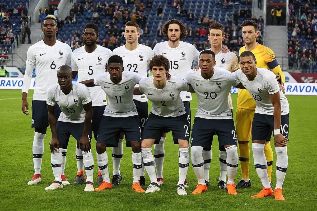 Selección de Francia posando antes de un partido del Mundial 2018