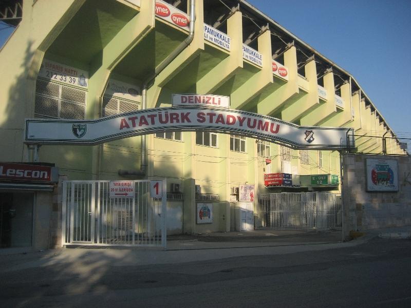 Estadio Atatürk de Denizli, en Turquía
