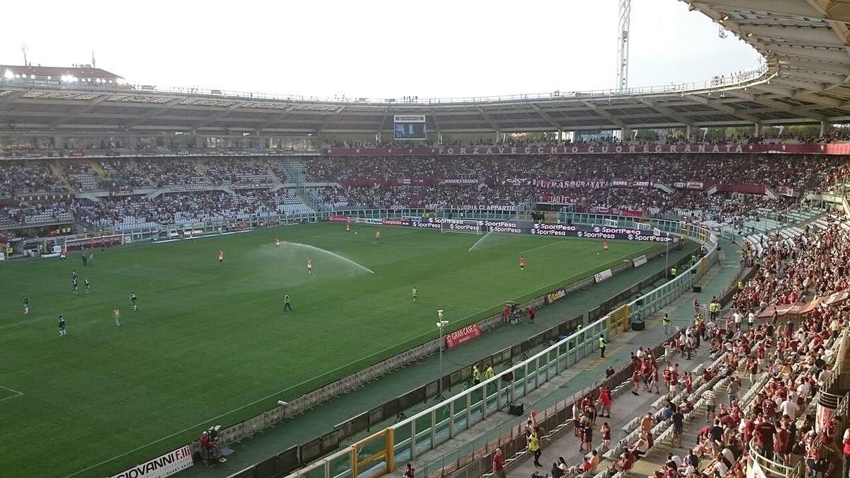 Tribuna del Stadio Olimpico Grande Torino durante un partido