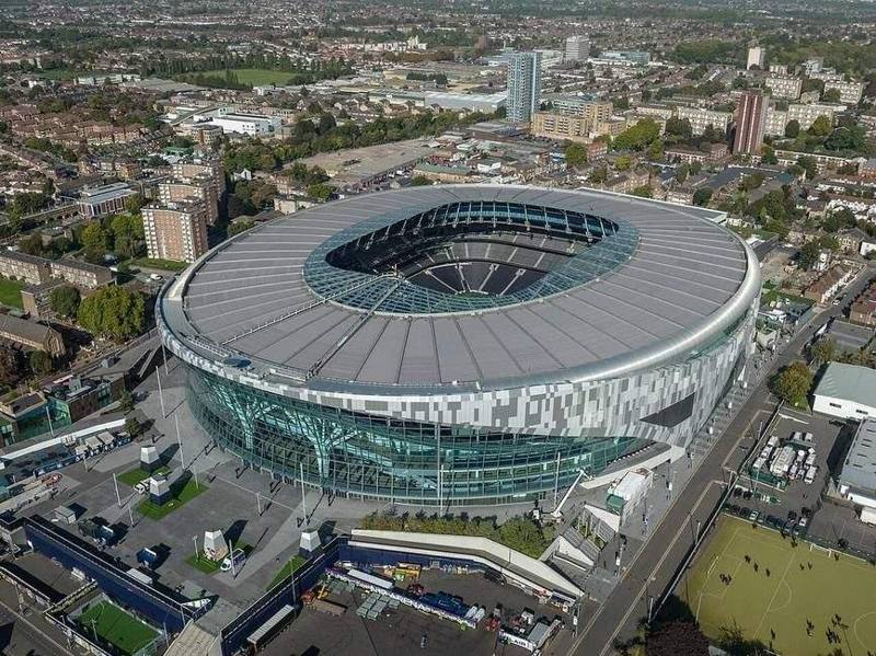 Vista exterior del Tottenham Hotspur Stadium en Londres
