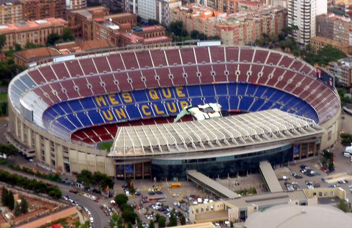 Vista aérea del Camp Nou de Barcelona, escenario del Clásico del domingo 25 de octubre