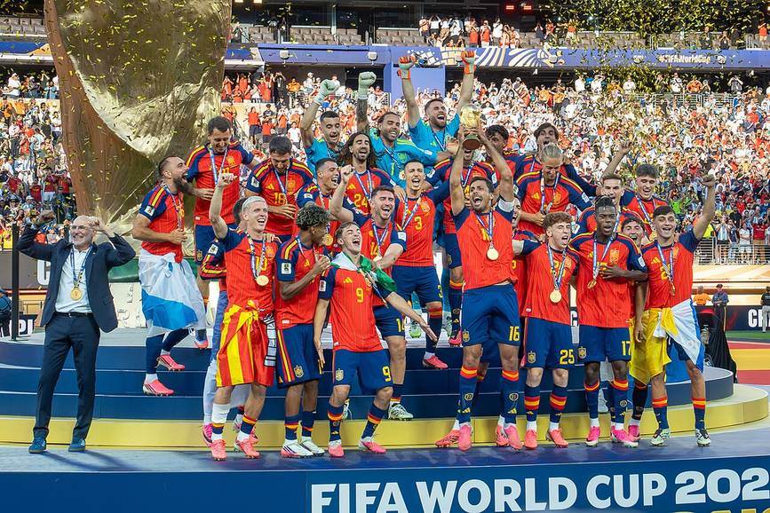 Selección de España celebrando la conquista del Mundial 2026 tras la final ante Argentina