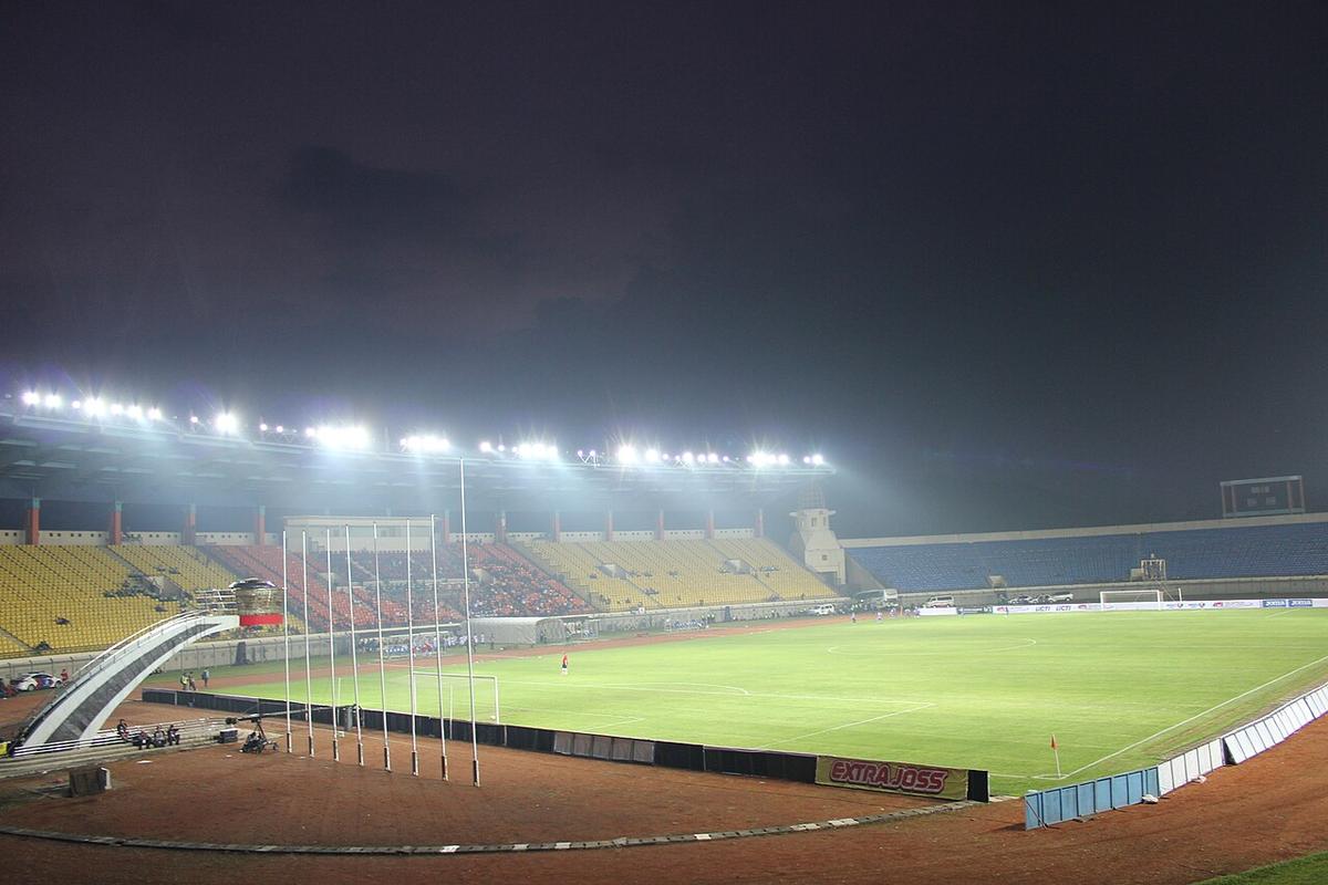 Stadion Si Jalak Harupat, Bandung, dari sudut lain